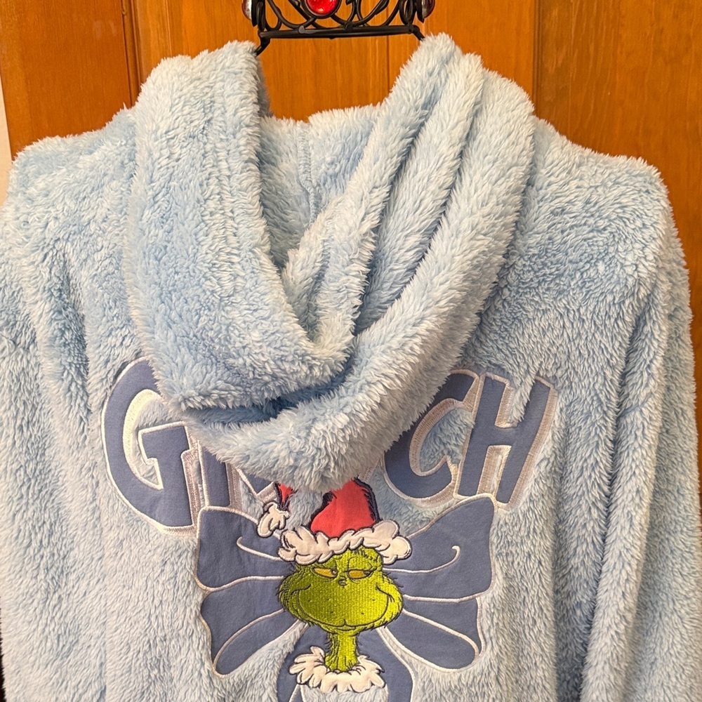 ✅✅✅BOGOHO ✅✅✅Baby Blue Dr. Seuss GrinchFuzzy Hoodie with Character Patch-Medium - Picture 9 of 12